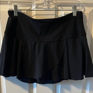 Lululemon women’s skirt, size 10